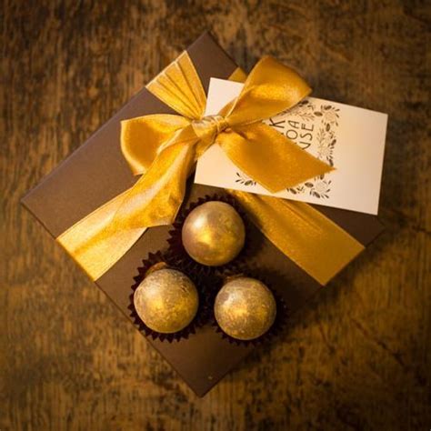 Golden Wrapping Chocolate Ball At Rs 300box In Pune Id 16860301712