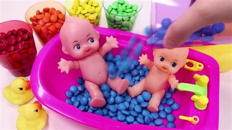 Learn Colors Baby Doll Bath Time Mandms Chocolate And Ice Cream Cups