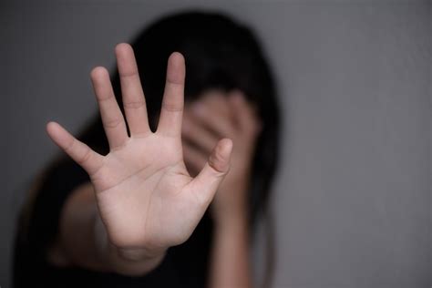 Sinal Da Mão Da Mulher Para Parar De Abusar Da Violência Conceito Do