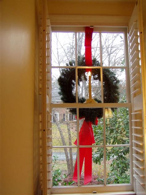 How To Hang Wreaths on Exterior Windows for Christmas | Christmas