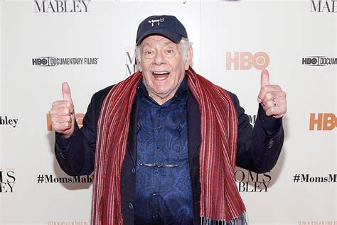 Jerry Stiller Comedian And Seinfeld Actor Dead At 92 Fox Business