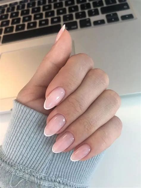 Simple Nails For A Minimalist Look