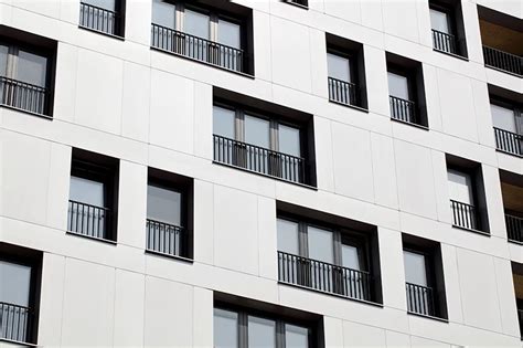 « … r+9, skaio est l'immeuble en bois le plus élevé d'allemagne. Gebäudehülle aus Aluminium für das erste Holzhochhaus ...
