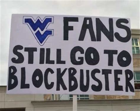 The Funniest College Football Signs Youll See All Day 25 Pics
