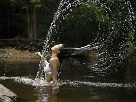 Very Cool Photo Hair Flip Water Drops Photography