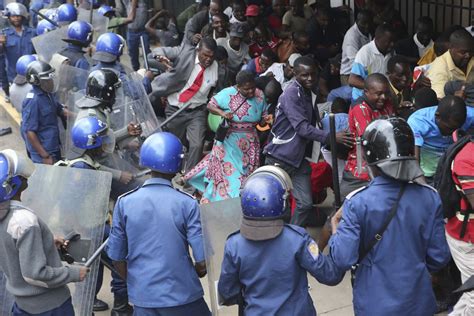 Police In Zimbabwe Use Tear Gas Batons To Disperse Opposition