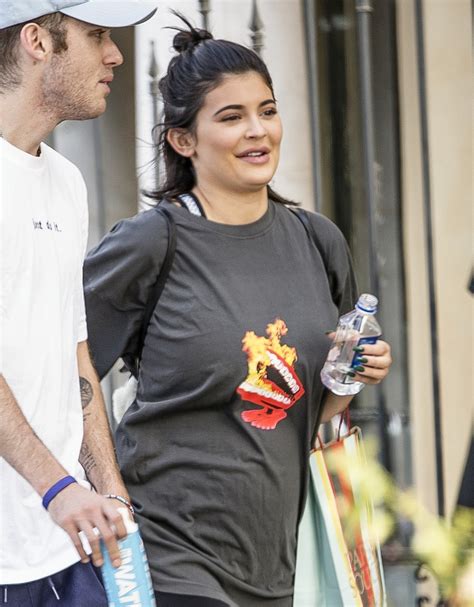 Why kylie jenner is kris jenner's favorite child. Kylie Jenner Is 'Very Happy About the Pregnancy,' But This ...