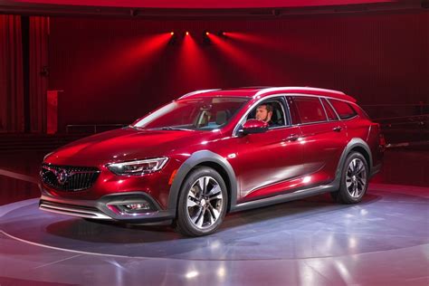 Regal purple should be an achievement. Buick's All-New 2018 Regal TourX Will Start From $29,995 ...