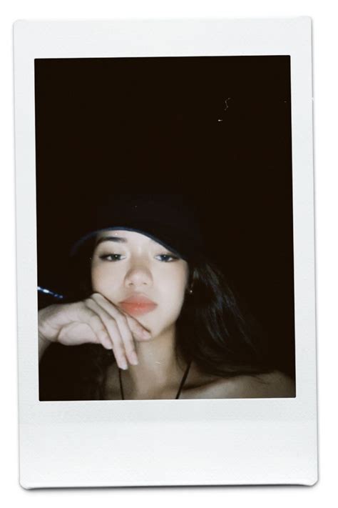 Polaroid Selfie Pose Ideas Sheena Marie Akira Polaroid Pictures Tumblr Polaroid Pics
