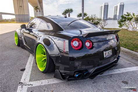 Japanese car shop liberty walk we design ferrari,lamborghini,gtr complete car and liberty walk body kit for ferrari,lamborghini. Nissan GT-R R35 Liberty Walk rear