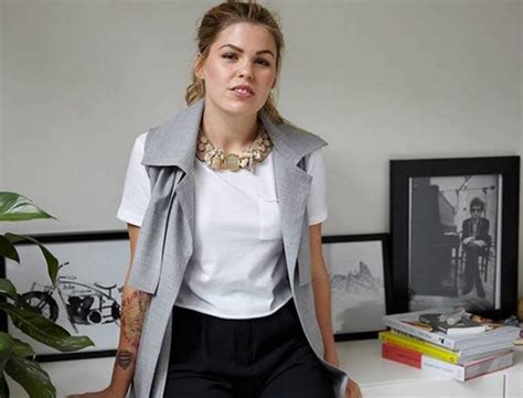 Belle Gibson Australian Blogger Who Faked Brain Cancer Fined For Lying About Charitable