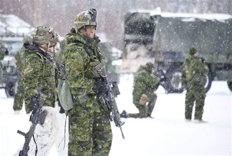 Canadian Soldiers Of The R22e Regiment On Winter Exercises Winter Of