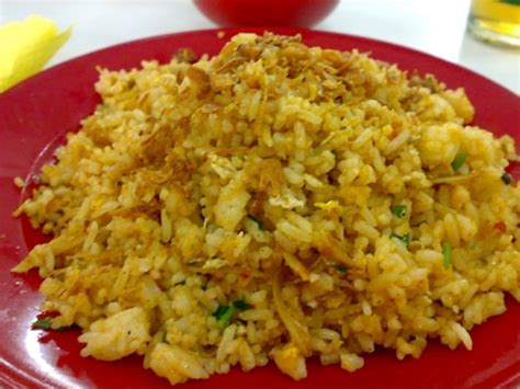 Pasalnya, untuk menyiapkan semangkuk bubur anda membutuhkan beras yang lebih sedikit daripada sepiring nasi biasa. Kalori Nasi Goreng