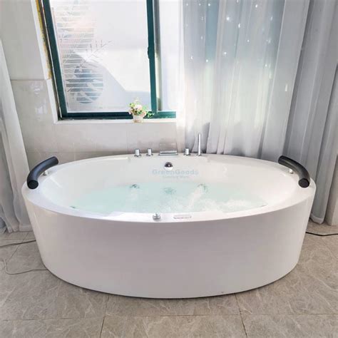 High Quality Home Bathroom Two Person Oval Acrylic Freestanding Bath