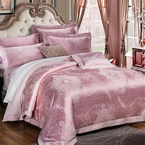 2017 Pink Stain Jacquard Luxury Bedding Set 4pcs King Queen Size