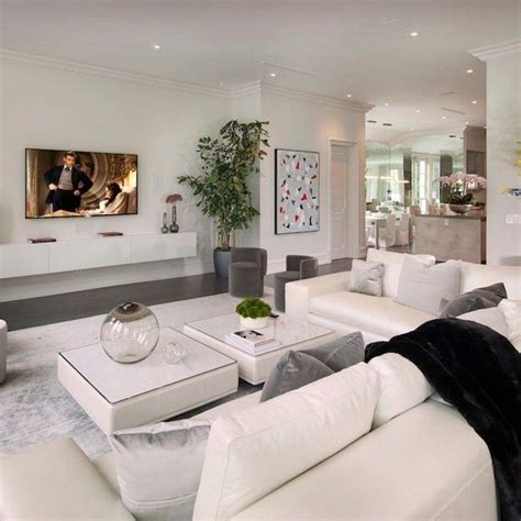 Floyd mayweather los angeles home los angeles homes mansion interior design floyd mayweather. Floyd Mayweather Just Dropped $25 Million on a New Beverly Hills Home | Beverly hills houses ...