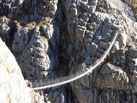 10 Most Scary Bridges In The World