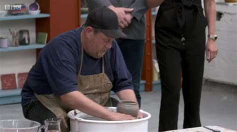 Johnny Vegas Made A Teapot In Just 60 Seconds On The Great Pottery