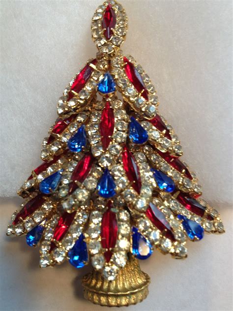 Vintage Dorothy Bauer Christmas Tree Featured In Christmas Pins Past