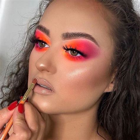 Colorful Eyes Is The Hottest Summer Makeup Trend Fashionisers