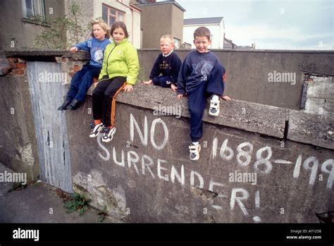 Real Local Children With Ira Message In Derry Northern Ireland Stock