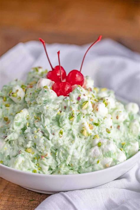 Watergate Salad Recipe (Pistachio Fluff Delight) - Dinner ...