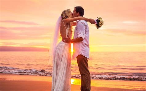 Kiss At Sunset Cute Couple Marriage Newly Married Images The Beach Hd 