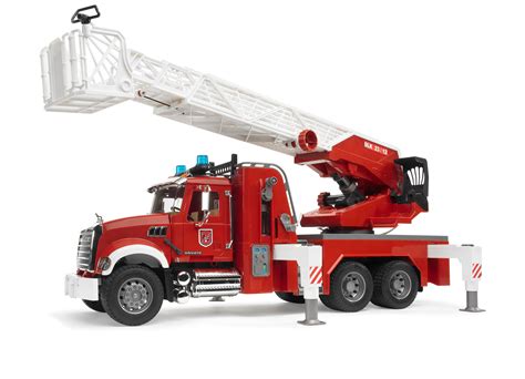 Bruder 02821 Mack Granite Fire Engine W Water Pump And Light And Sound