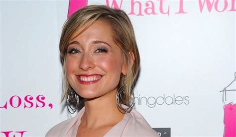 Smallville Actress Allison Mack Was Arrested In Sex Cult Case