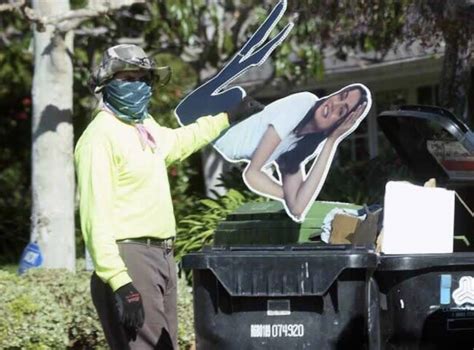 His accolades include two academy awards and three golden globe. Carton pieces of Anna de Armas seen in Ben Affleck's ...