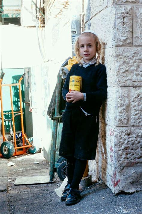 Średni wiek, podział według wieku oraz płci, szacowana długość życia i wiele innych. Pin by Kokorek Lucy on Israel / Izrael