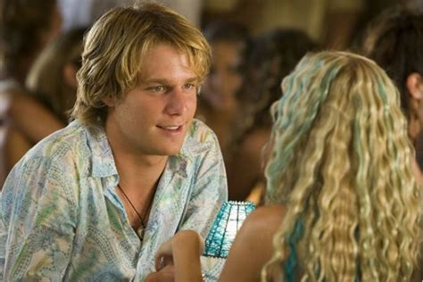 Best friends, claire (a young emma roberts) and hailey (jojo) are enjoying their the last days of their they go to lunch, talking about their plans for the event when cecilia's lackies discover them and cannot help but to comment on the new blue hair look on the girls. Film Aquamarine - Page 2