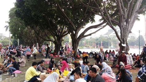 © 2020 public bank vietnam. Taman Mini Indonesia Indah Sepi Pengunjung Saat Hari Ulang ...