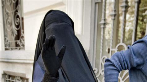 Interior Sugiere Regular El Uso Del Burka En La Ley De Seguridad Ciudadana