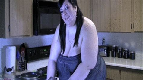 SSBBW Desire Devine Is Washing Dishes Gets Huge Tits All Wet And Soapy The Best BBW SSBBWS