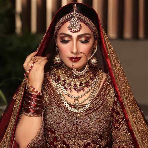 Ayeza Khan Looking So Royal In Her Latest Bridal Photoshoot Showbiz