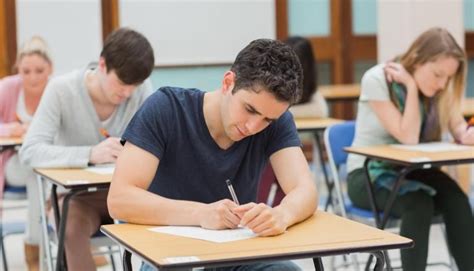 En Pleine P Riode Dexamens Le Stress Monte Pour Les Tudiants En Pass Et L As L Etudiant