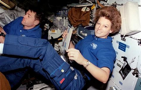 Eileen Collins Astronaut First Astronaut To Fly The Shuttle