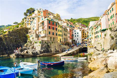 Travel Guide To The 5 Cinque Terre Villages In Italy