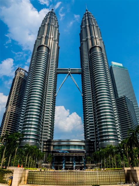 Petronas Twin Towers In Kuala Lumpur Attraction In Kuala Lumpur