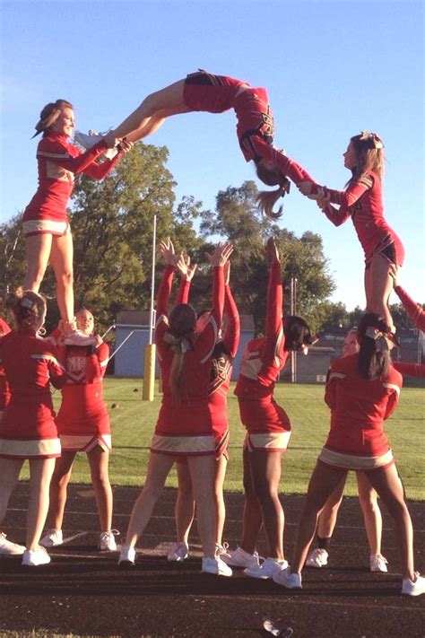 Cute Cheer Stunts Cheerleading In 2020 Cheer Stunts Cheerleading