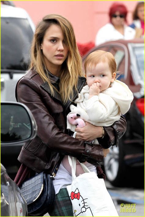 Jessica Alba And Haven Last Minute Holiday Shopping With Mother Catherine Photo 2780210 Cash