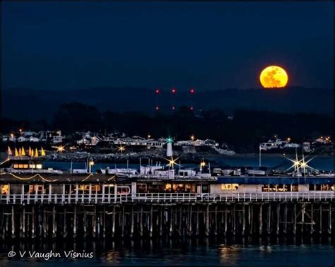 Moon Over Santa Cruz Wharf At Night Santa Cruz Santa Cruz Wharf