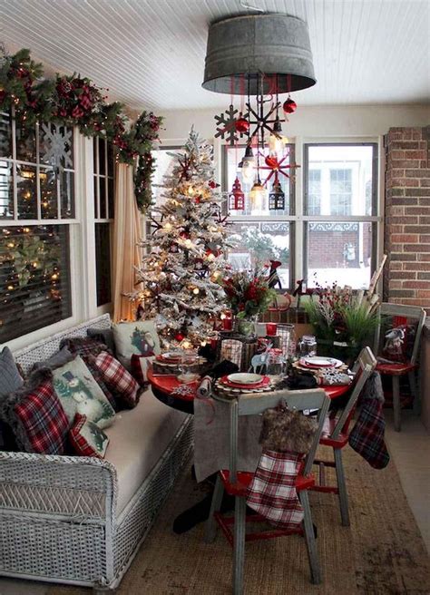 30 Farm House Christmas Decorations