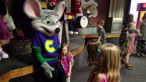 Kids Meeting Chuckecheese Youtube