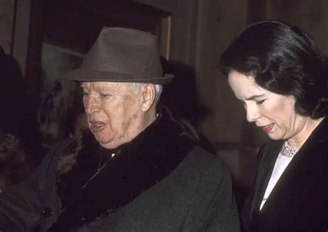 Actor Charlie Chaplin And Wife Oona Oneill 1972 Old Photo 9 Eur 655