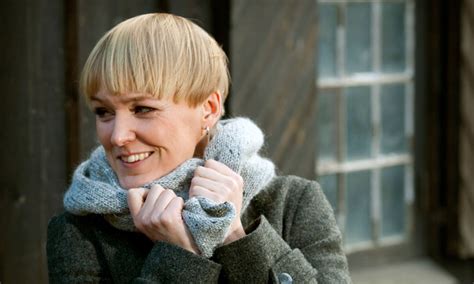 Maria blom (masjävlar, bioaktuella hallåhallå) regisserar, skriver dagens nyheter. Maria Blom filmar seriealbum | MovieZine