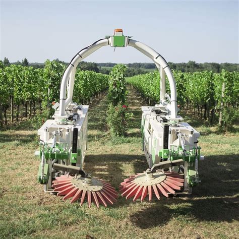 Weeding robot - TED - NAIO-TECHNOLOGIES
