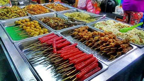 Just like most everywhere else in the world, you'll also find western cuisine in kuching. Kuching Food Fair | A Bewildering Array of Food and Drinks ...