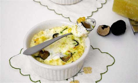 Check spelling or type a new query. Uova in cocotte con scaglie di tartufo nero | Mastercheffa ...